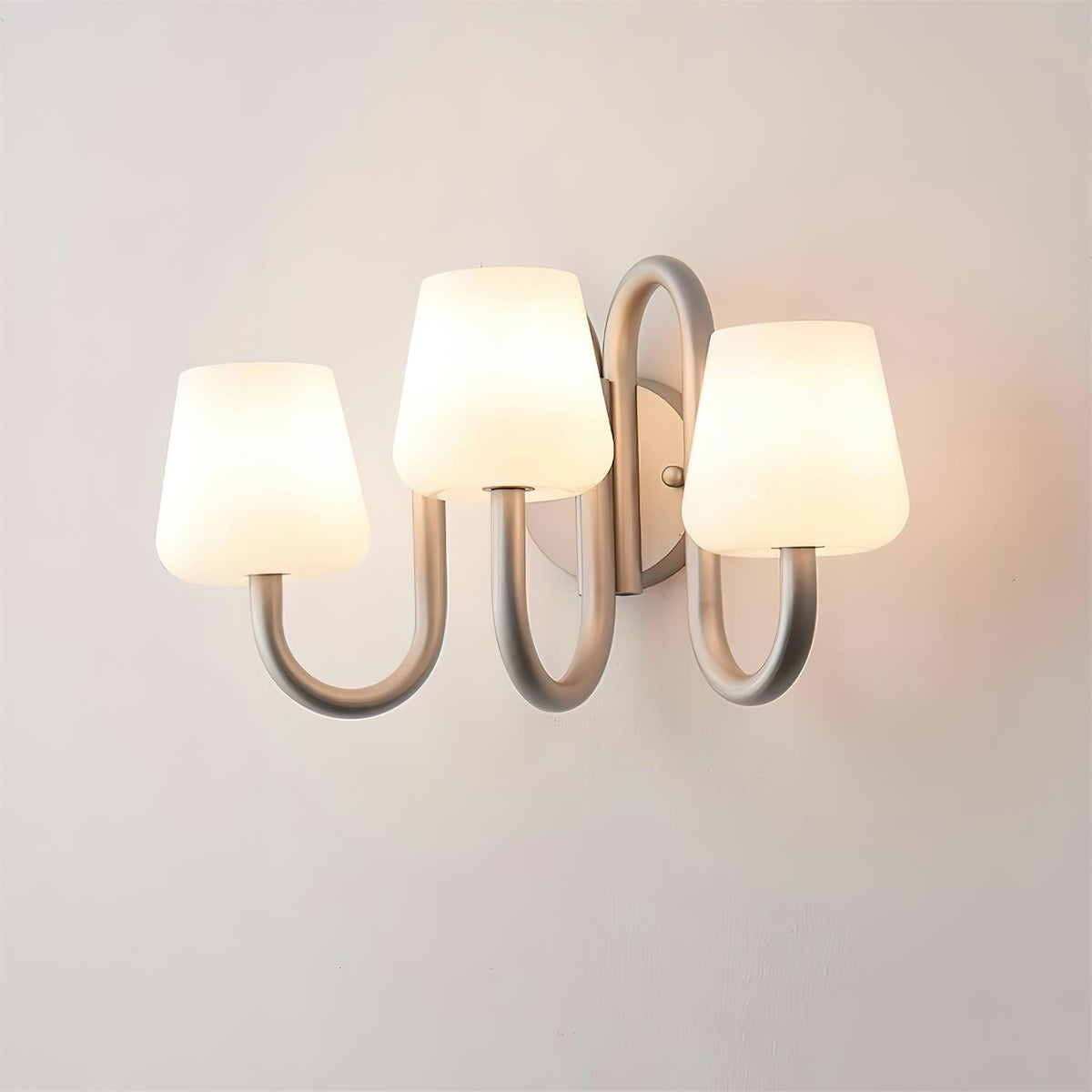 Norduvyi zeitgenössische minimalistische Aluminium-Wandleuchte