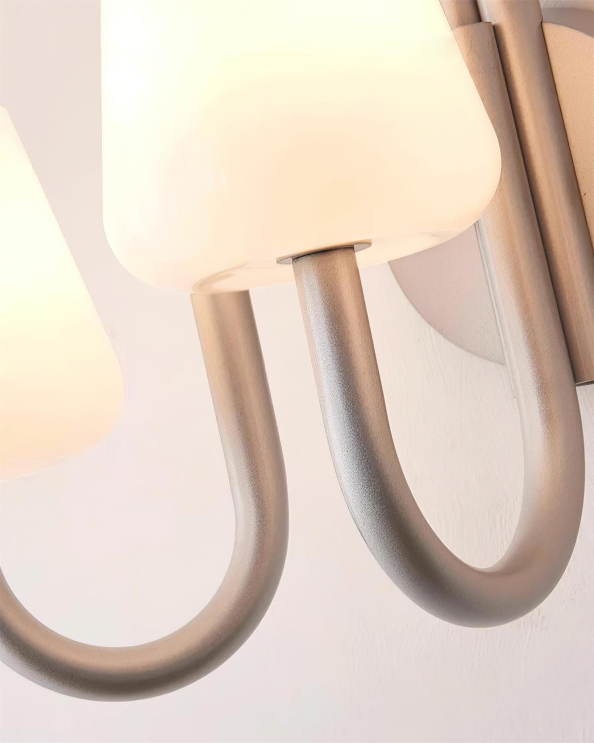 Norduvyi zeitgenössische minimalistische Aluminium-Wandleuchte