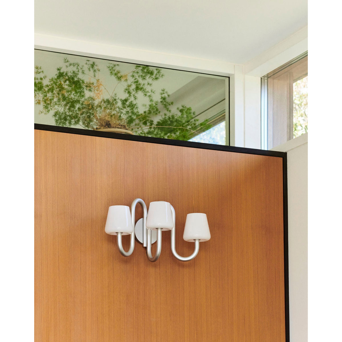 Norduvyi zeitgenössische minimalistische Aluminium-Wandleuchte