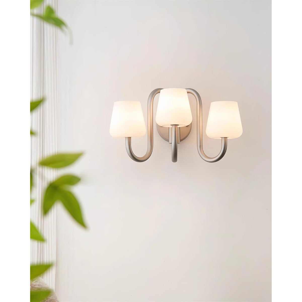 Norduvyi zeitgenössische minimalistische Aluminium-Wandleuchte