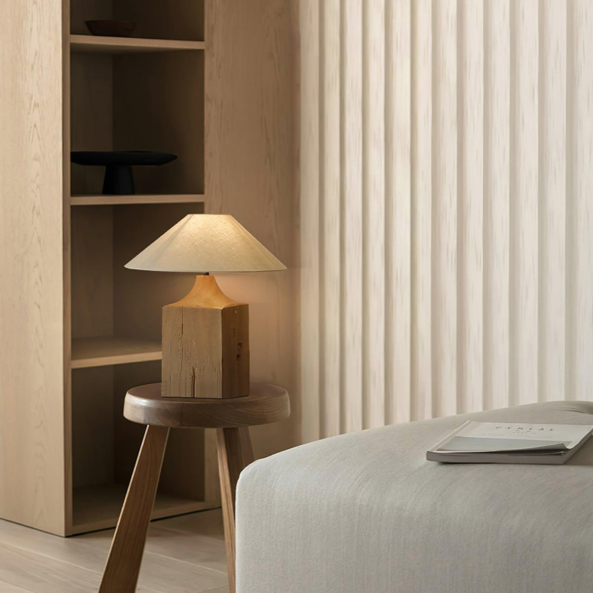 Rustica Stehleuchte aus Naturholz in Beige