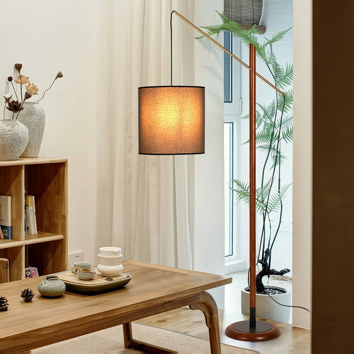Nyvariol Minimalistische Stehleuchte aus Holz