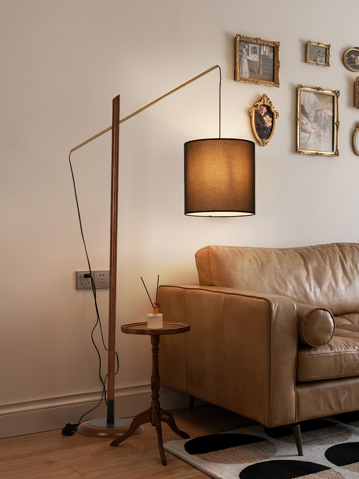 Nyvariol Minimalistische Stehleuchte aus Holz