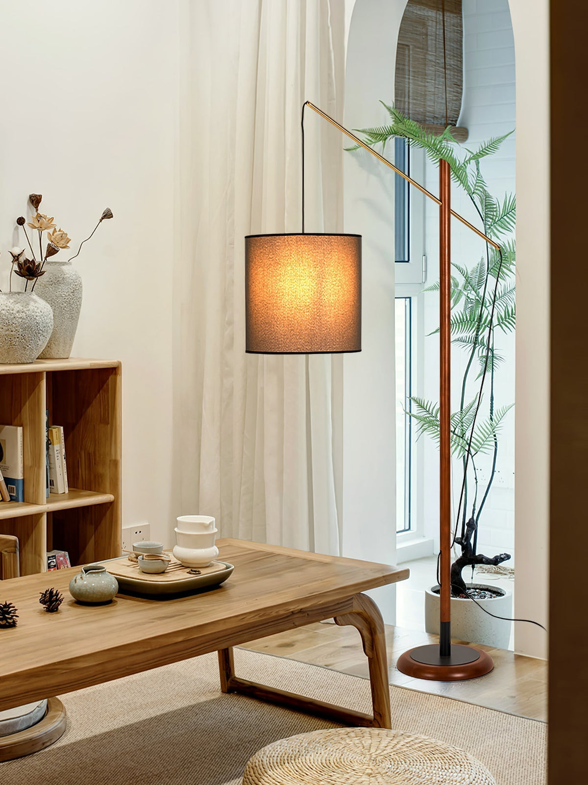 Nyvariol Minimalistische Stehleuchte aus Holz