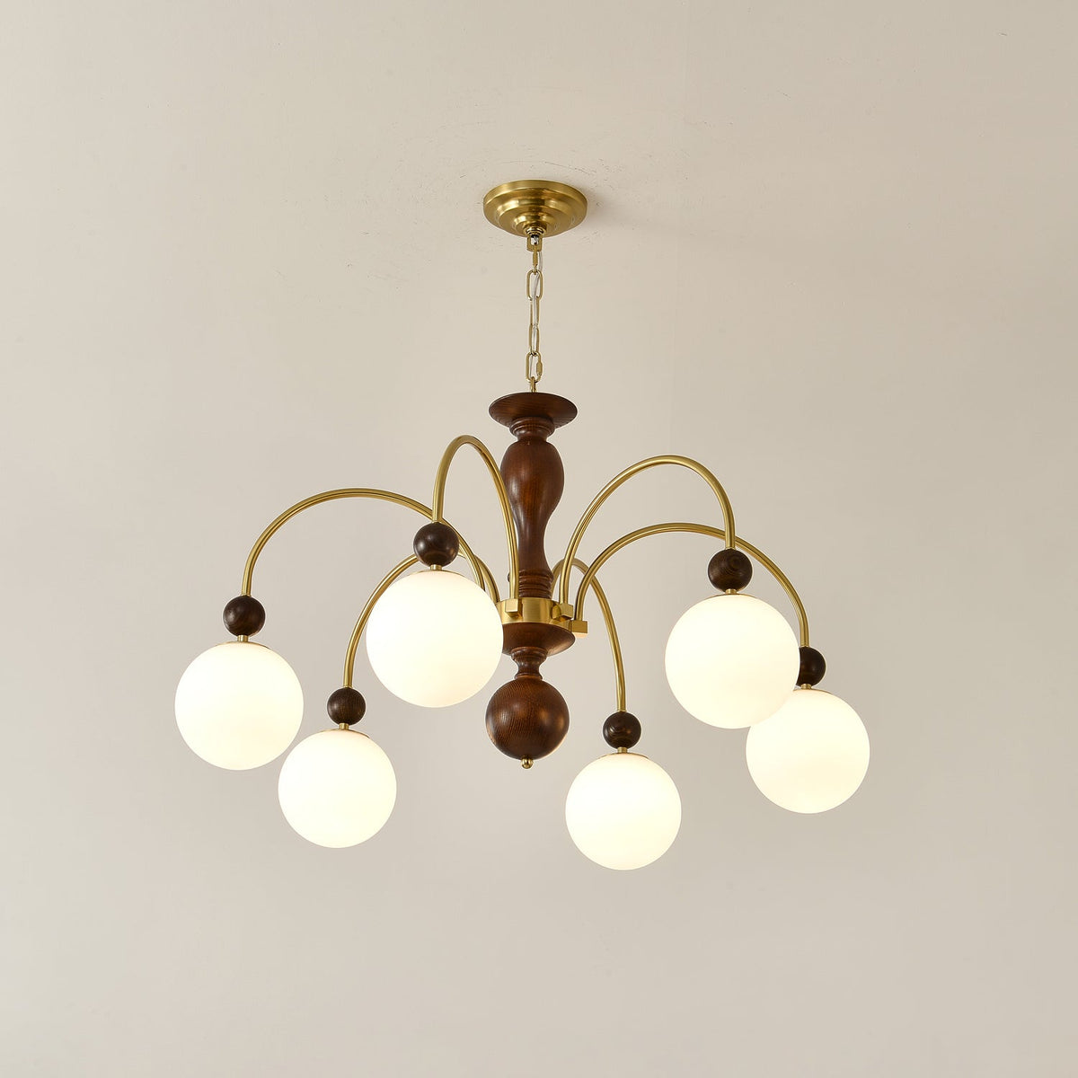 Sylenise Pendelleuchte aus Walnuss und Messing mit Kugelschirm im Vintage-Stil