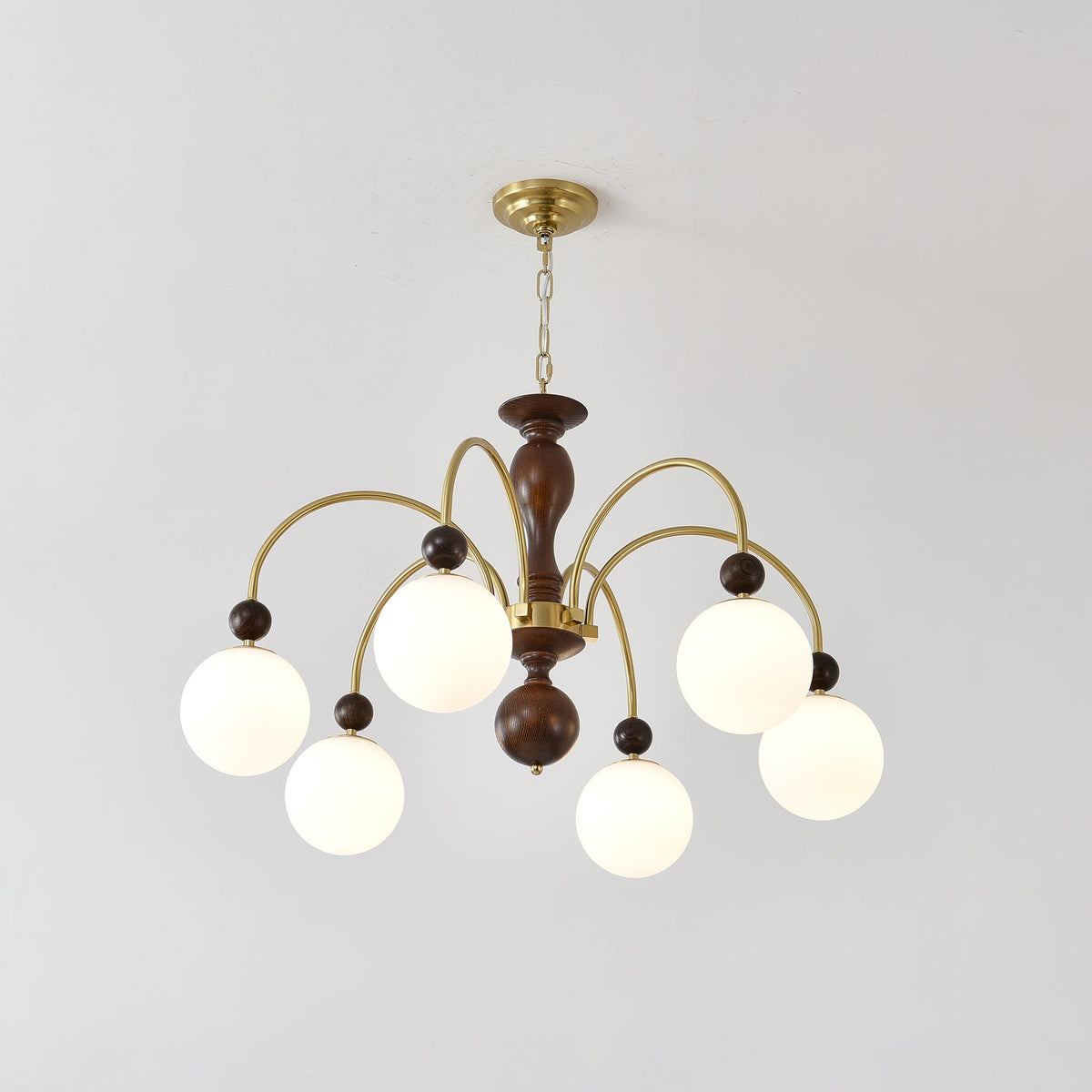 Sylenise Pendelleuchte aus Walnuss und Messing mit Kugelschirm im Vintage-Stil