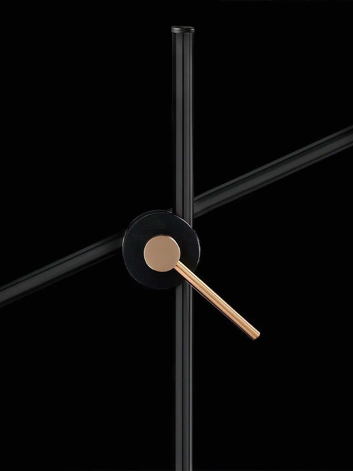 Arclen verstellbare Stehleuchte mit Gegengewicht und horizontaler Arm in dunklem Bronze