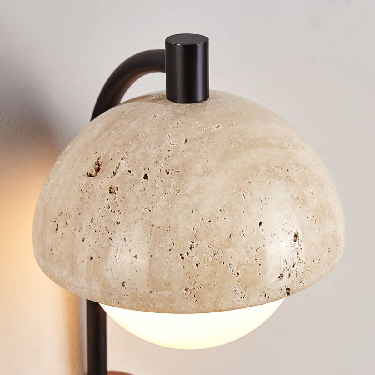 Ormaren Travertine Wandleuchte
