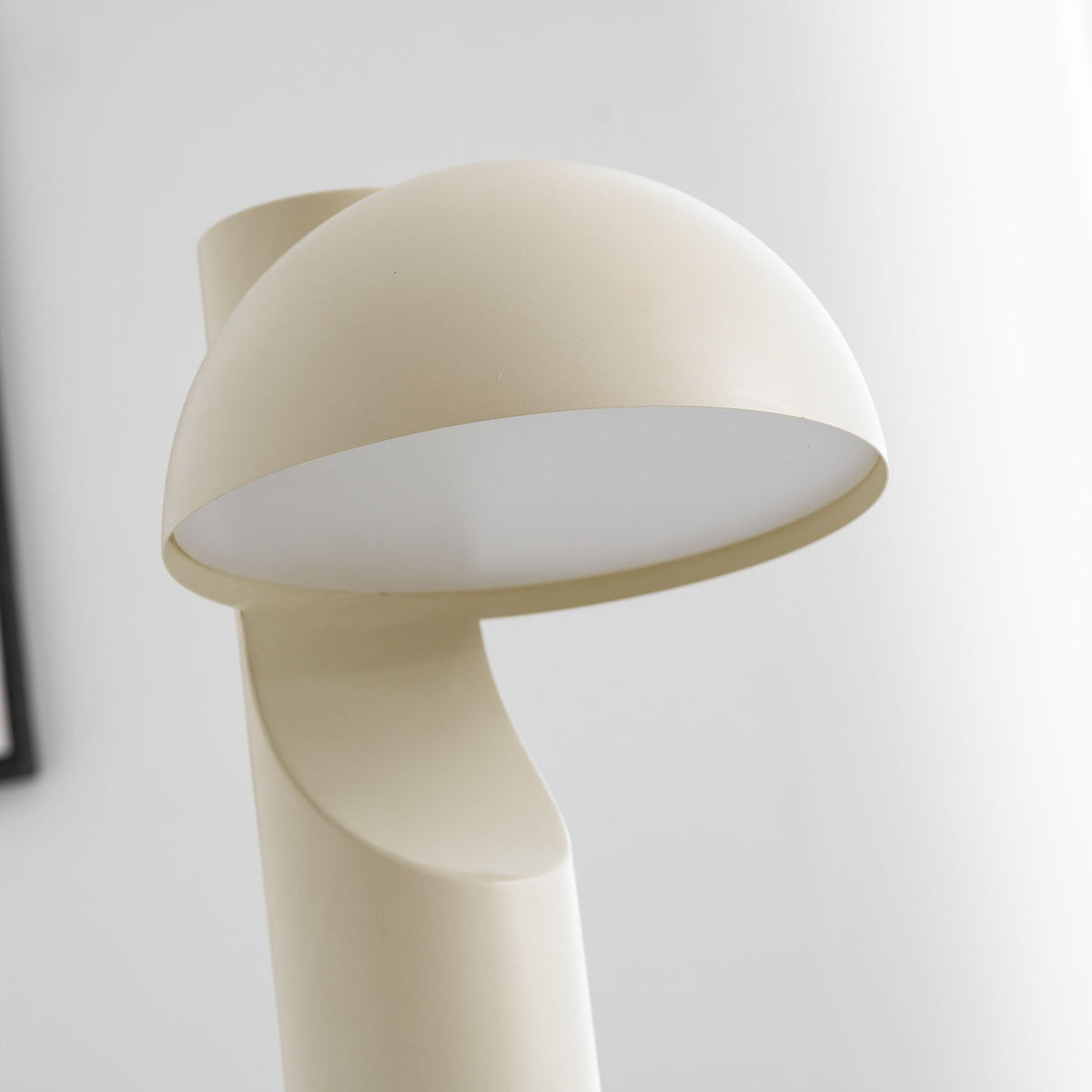 Belviora Minimalistische Tischleuchte