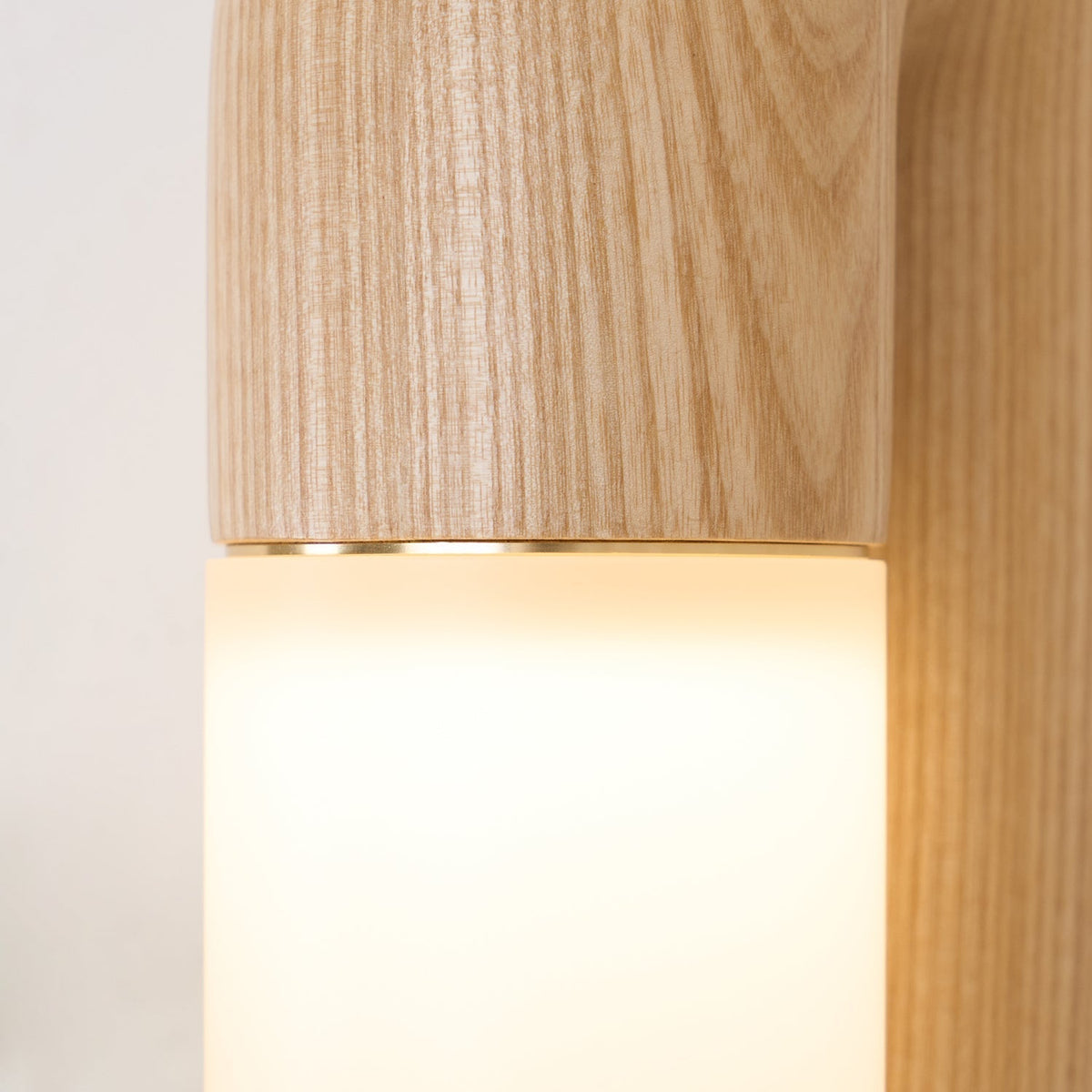 King zeitgenössische minimalistische Wandleuchte aus Holz