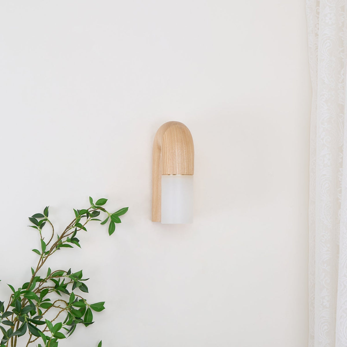 King zeitgenössische minimalistische Wandleuchte aus Holz