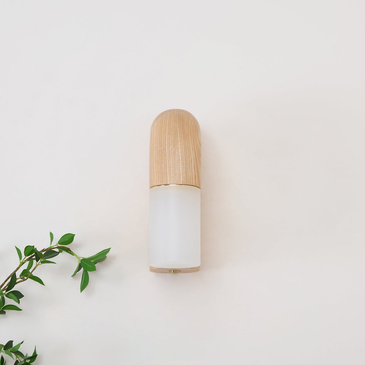 King zeitgenössische minimalistische Wandleuchte aus Holz