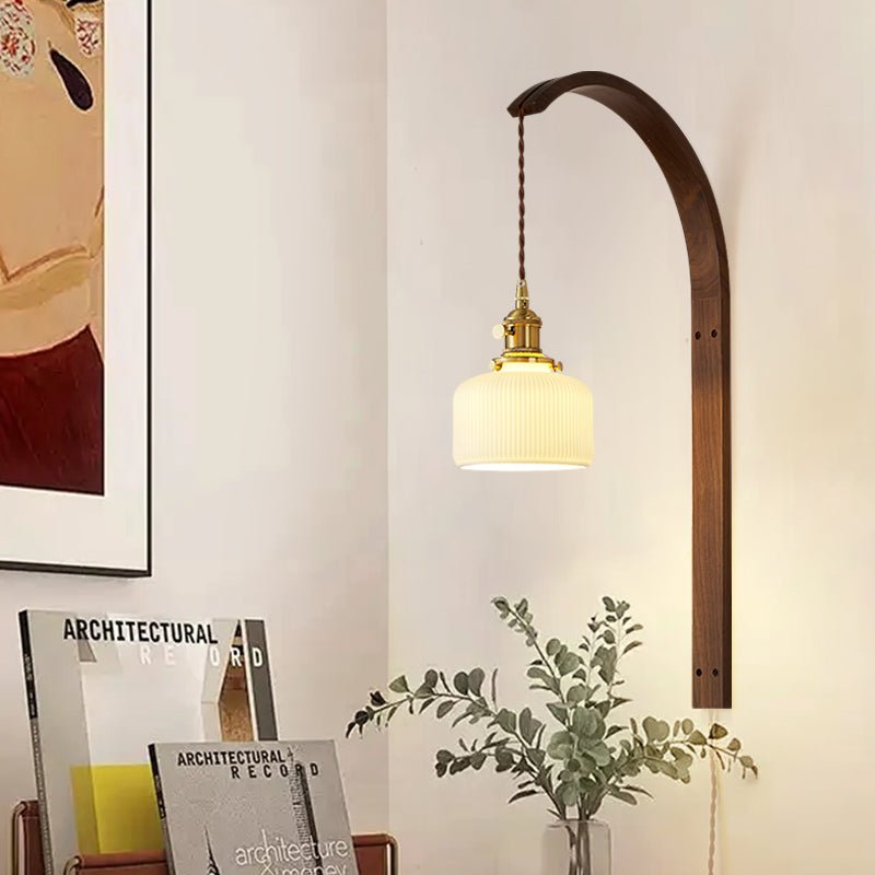 Arvyn Ardent Wandleuchte aus Holz