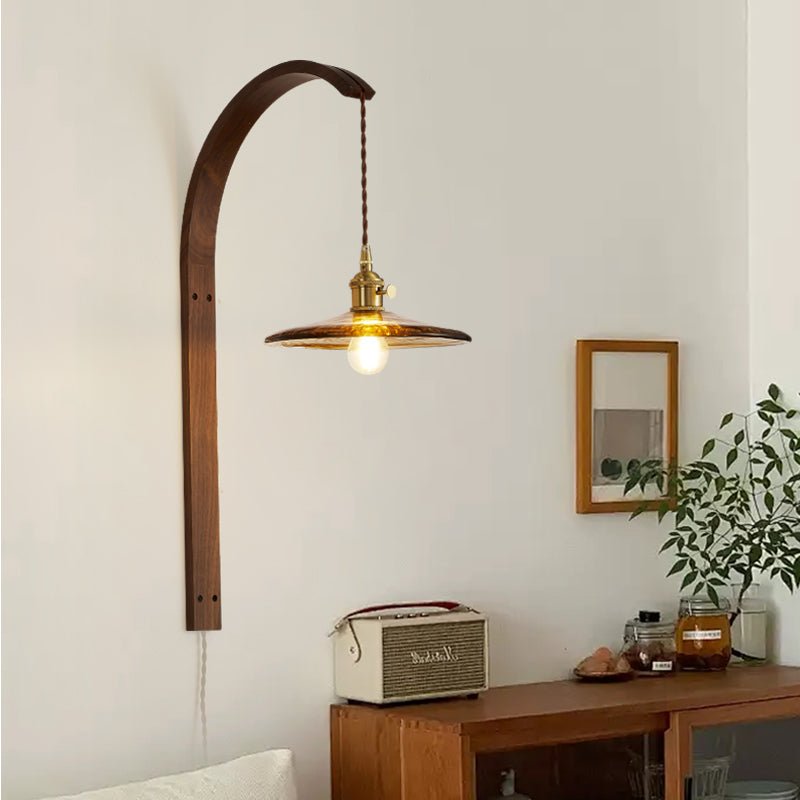 Arvyn Ardent Wandleuchte aus Holz
