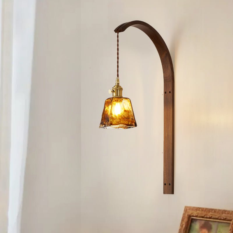 Arvyn Ardent Wandleuchte aus Holz