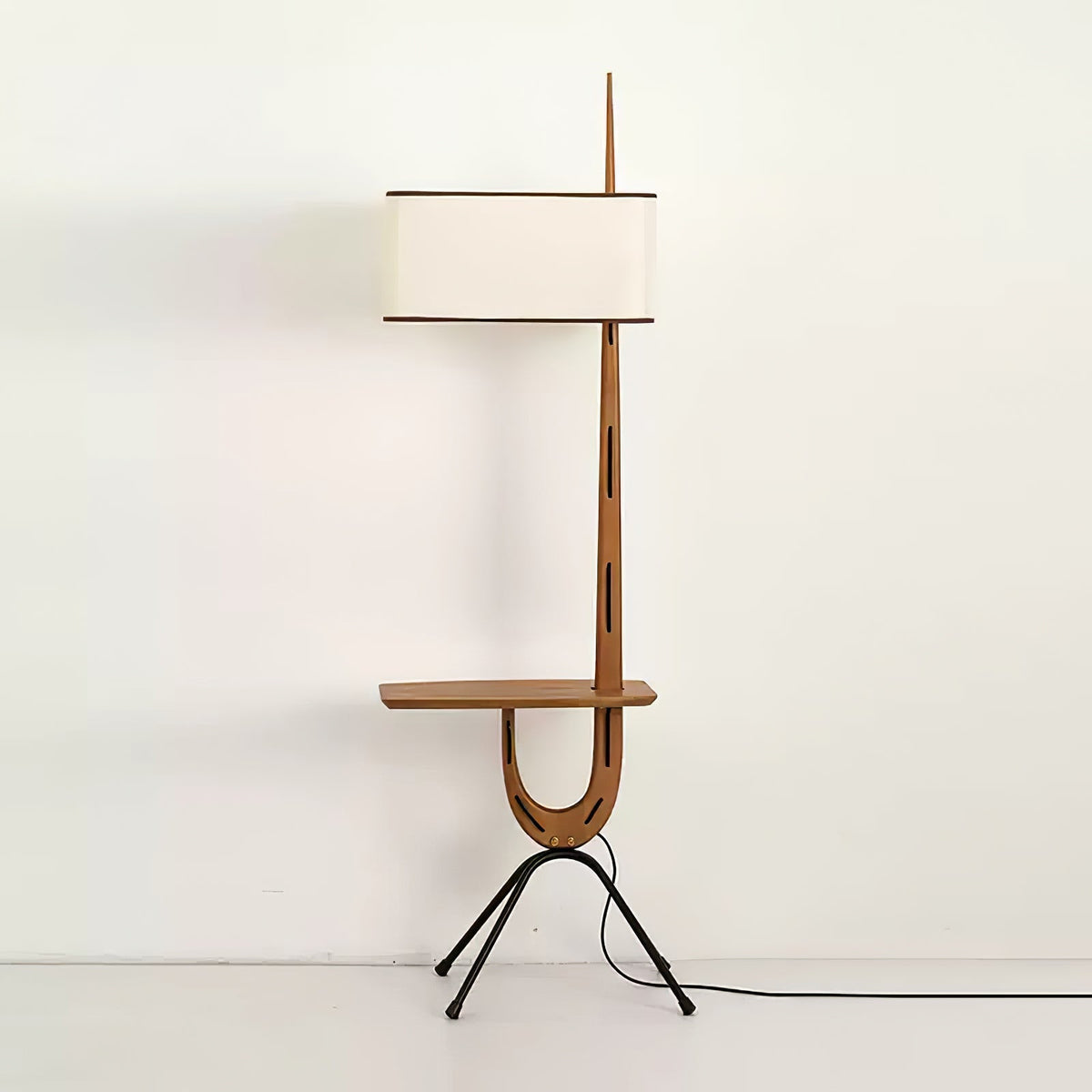 Vemara Mid-Century-Stil Stehleuchte aus Holz