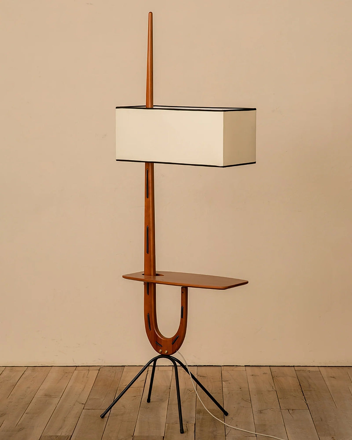 Vemara Mid-Century-Stil Stehleuchte aus Holz