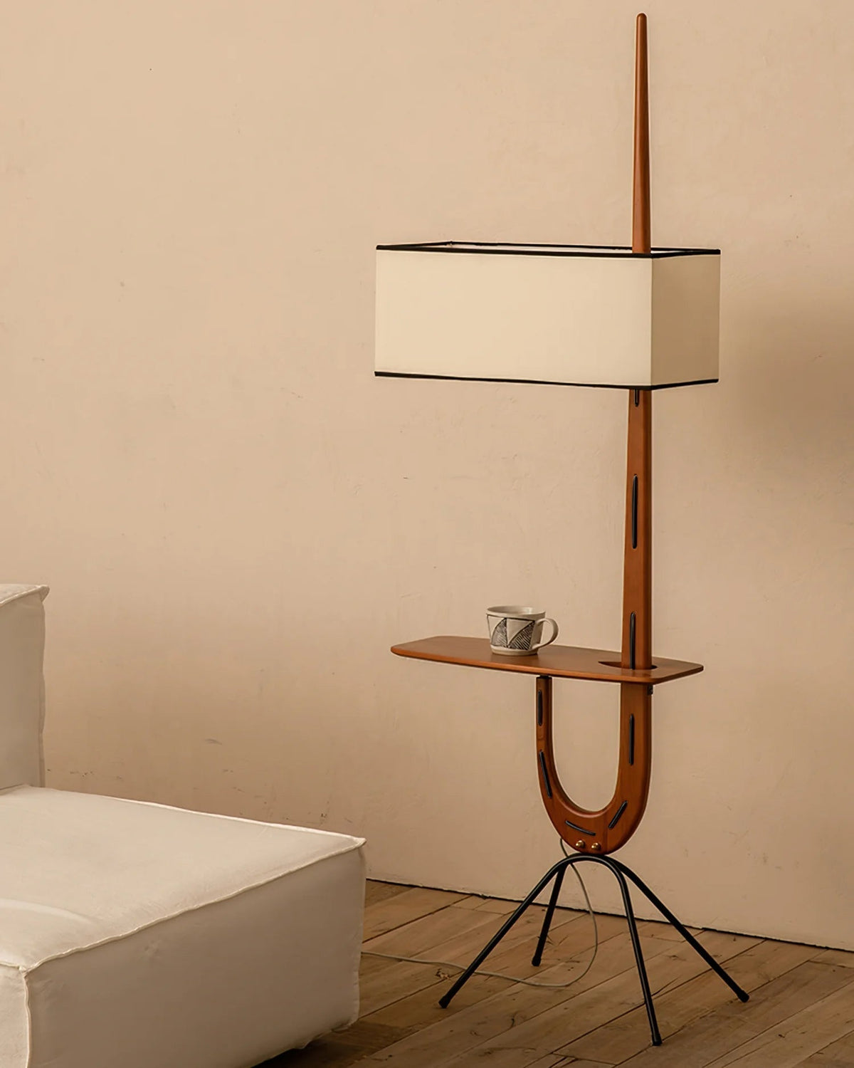Vemara Mid-Century-Stil Stehleuchte aus Holz