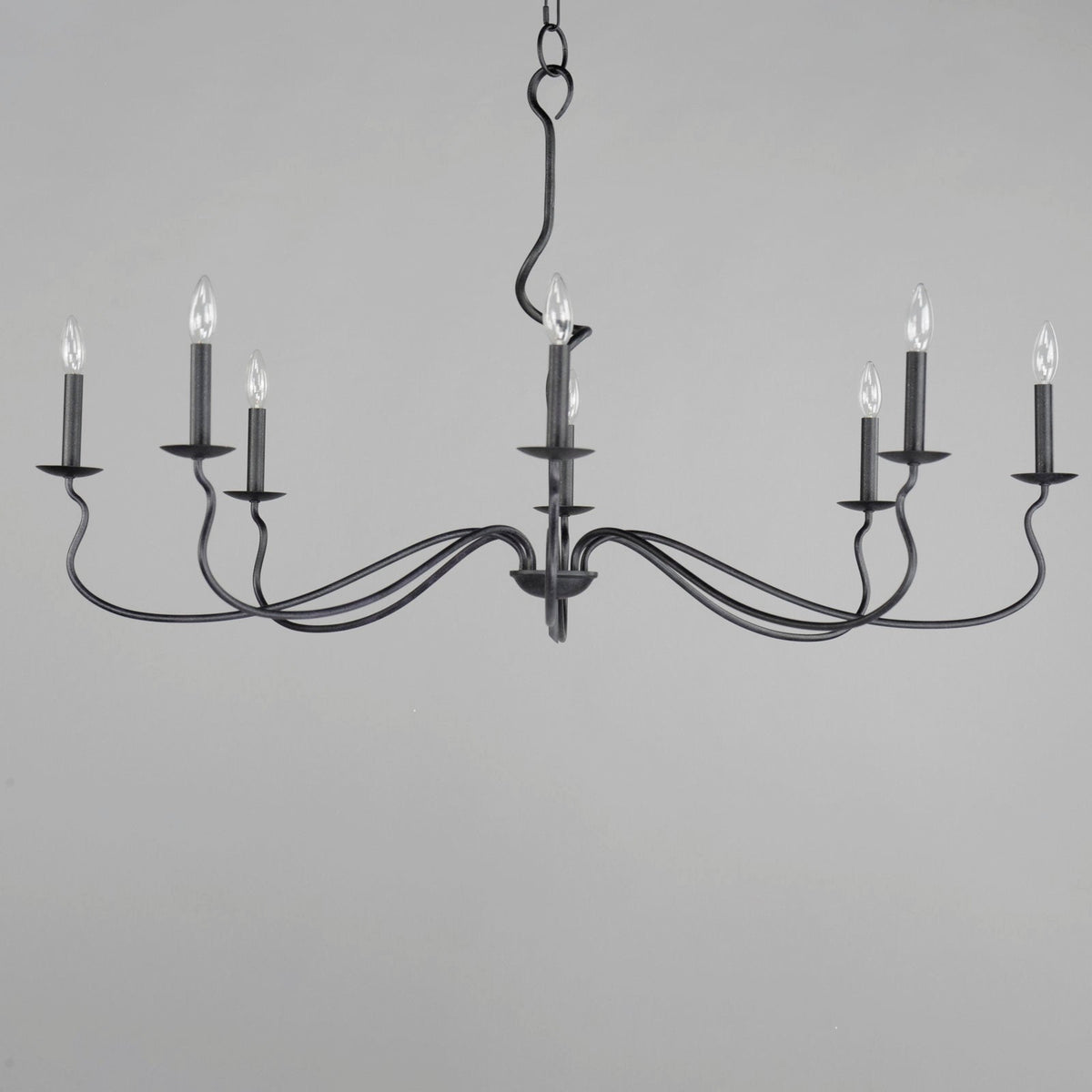 Rauduvyo Kronleuchter im modernen minimalistischen industriellen Metallstil