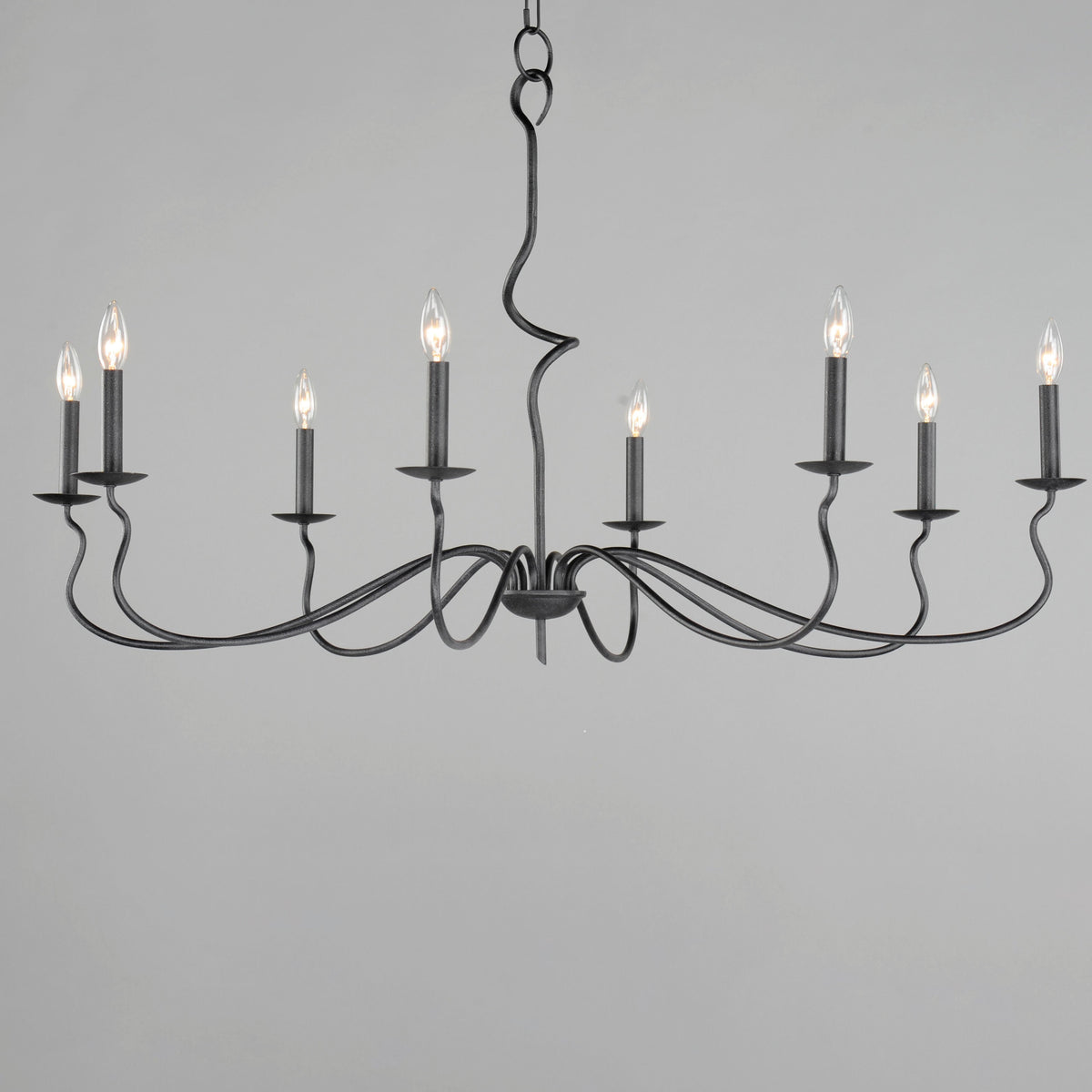 Rauduvyo Kronleuchter im modernen minimalistischen industriellen Metallstil