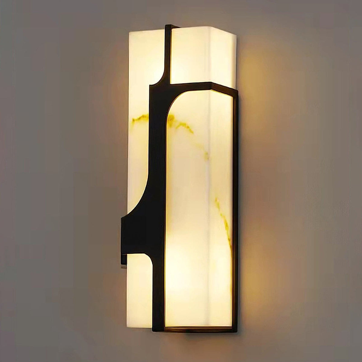 Ariel Wandleuchte Alabaster & Messing Eleganz