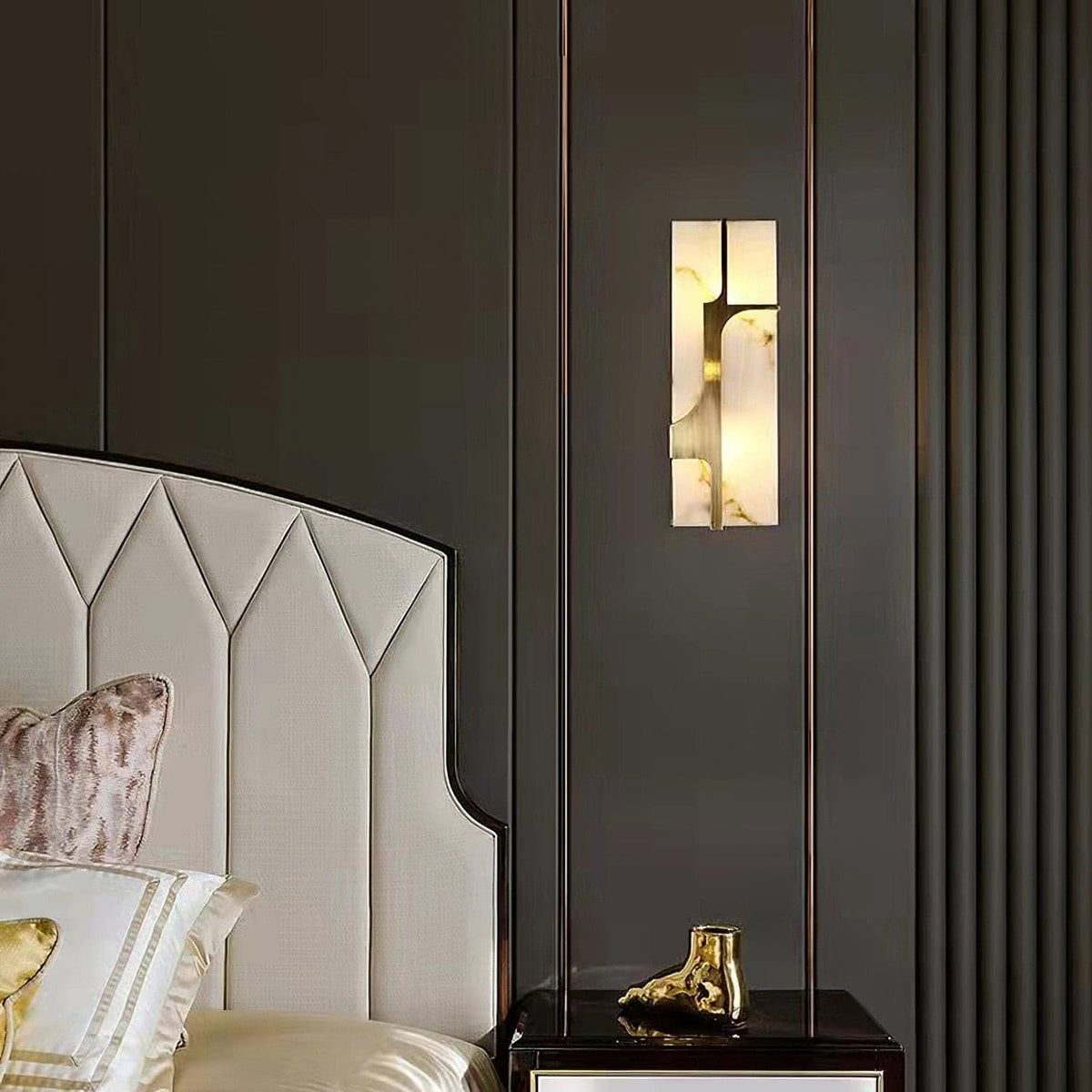 Ariel Wandleuchte Alabaster & Messing Eleganz
