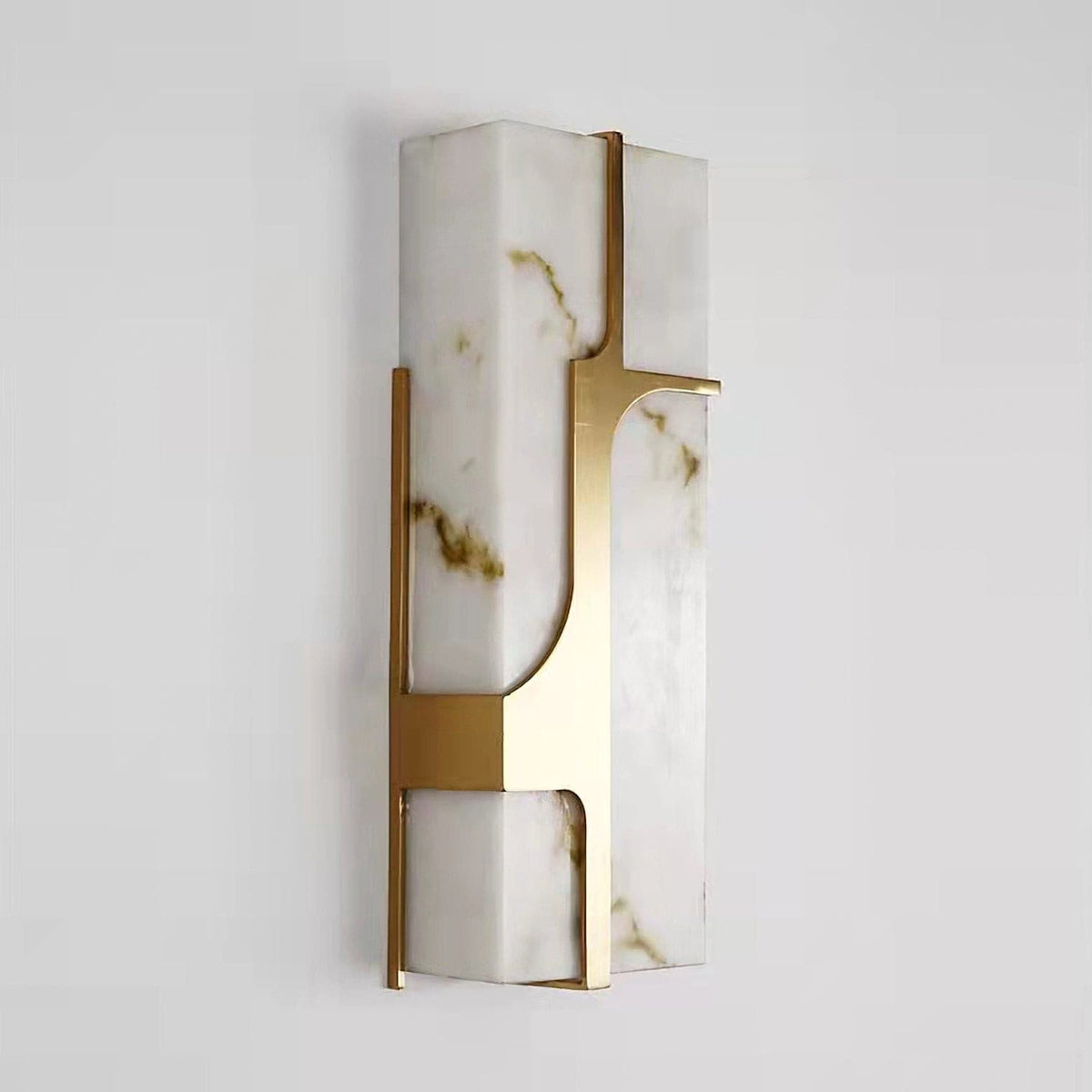 Ariel Wandleuchte Alabaster & Messing Eleganz