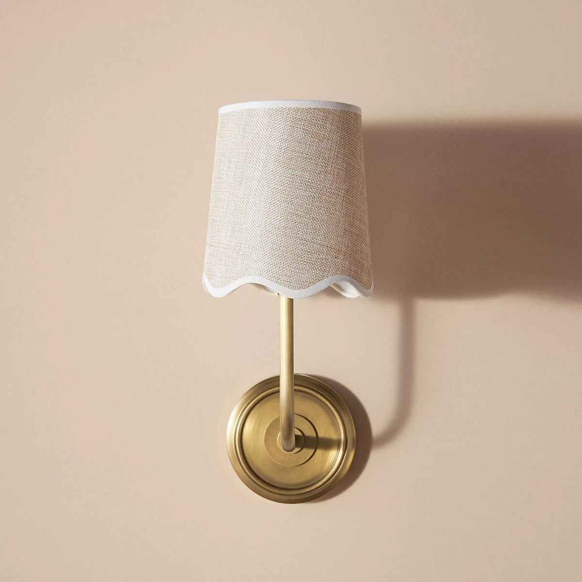 Sifuvyo zeitgenössische minimalistische Wandleuchte aus Stoff und Metall