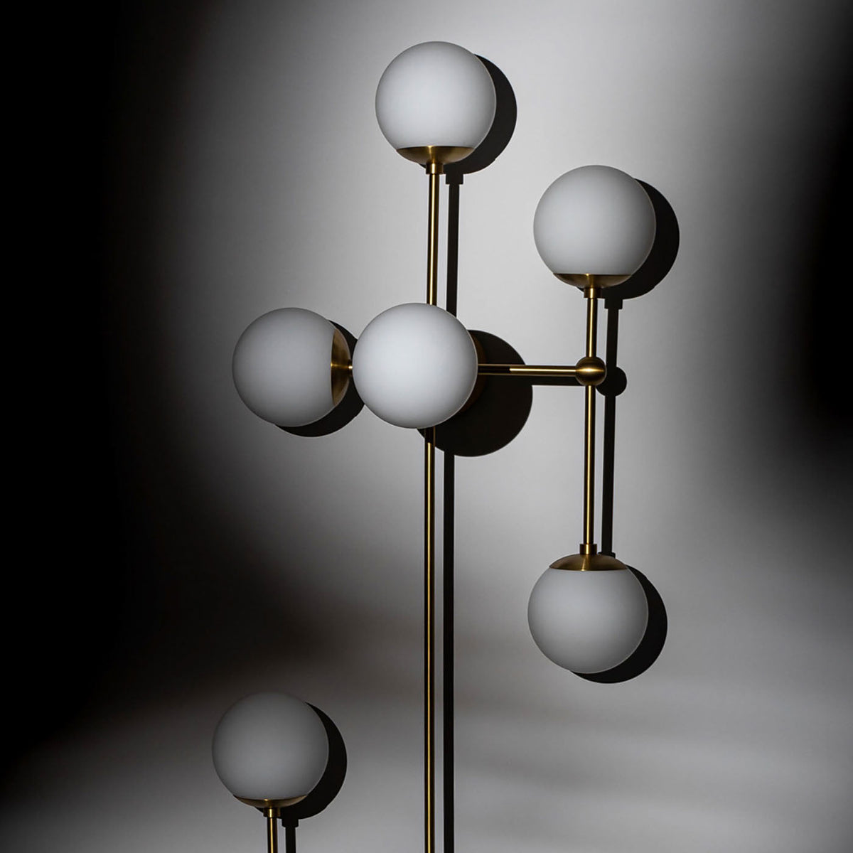 Ulfuvyo zeitgenössische minimalistische Wandleuchte aus Glas und Metall