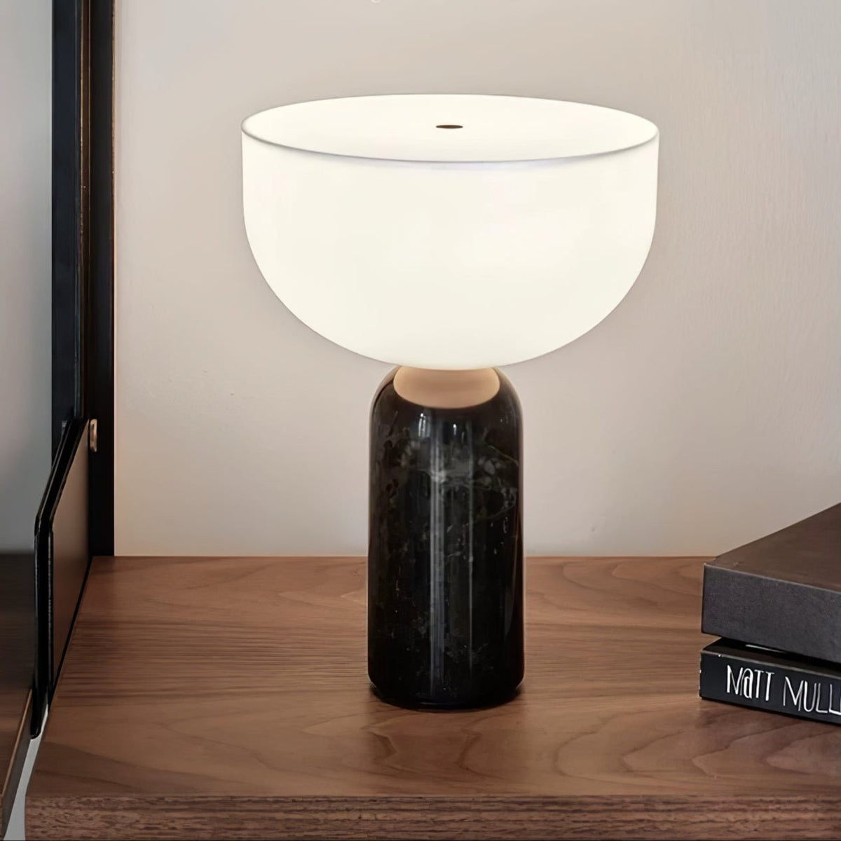 Vicky Minimalistische Marmor-Tischleuchte