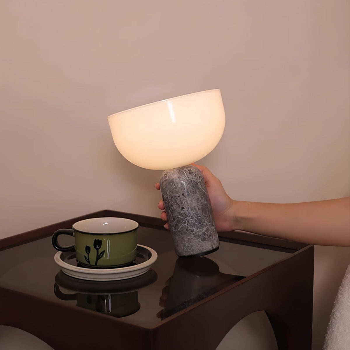 Vicky Minimalistische Marmor-Tischleuchte