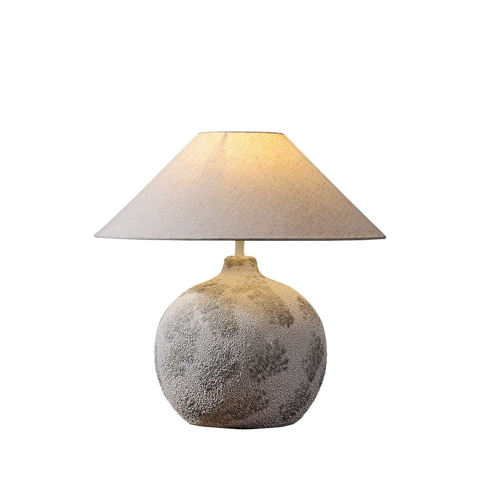Riona Tischleuchte aus Naturstoff und Keramik in Beige aus Stoff