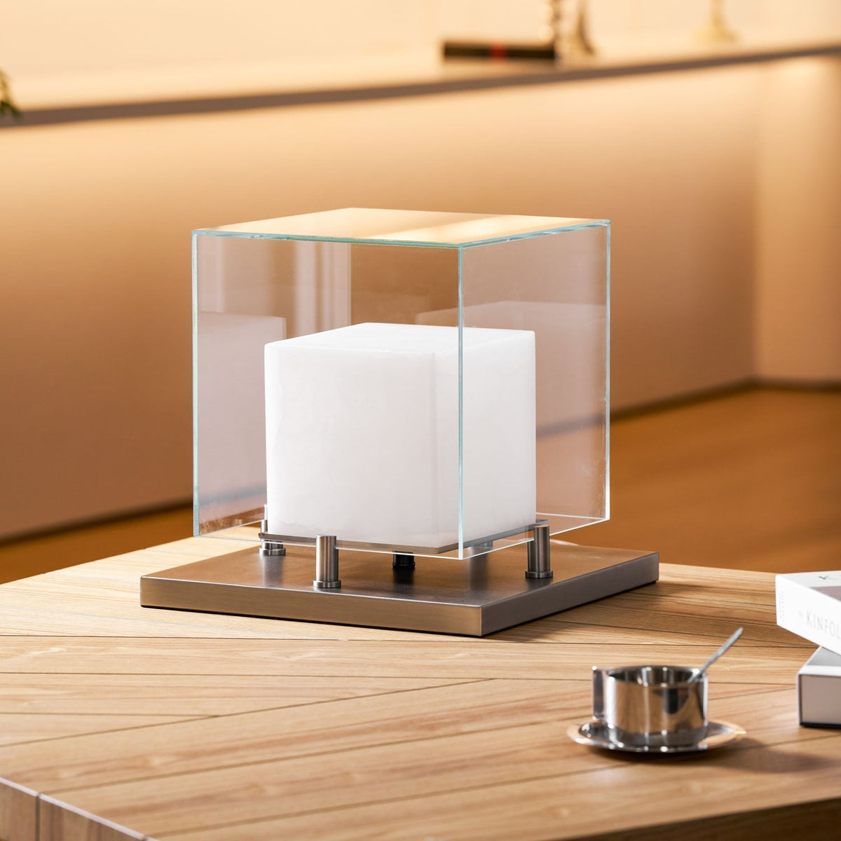 Cubo Alabaster Tischleuchte