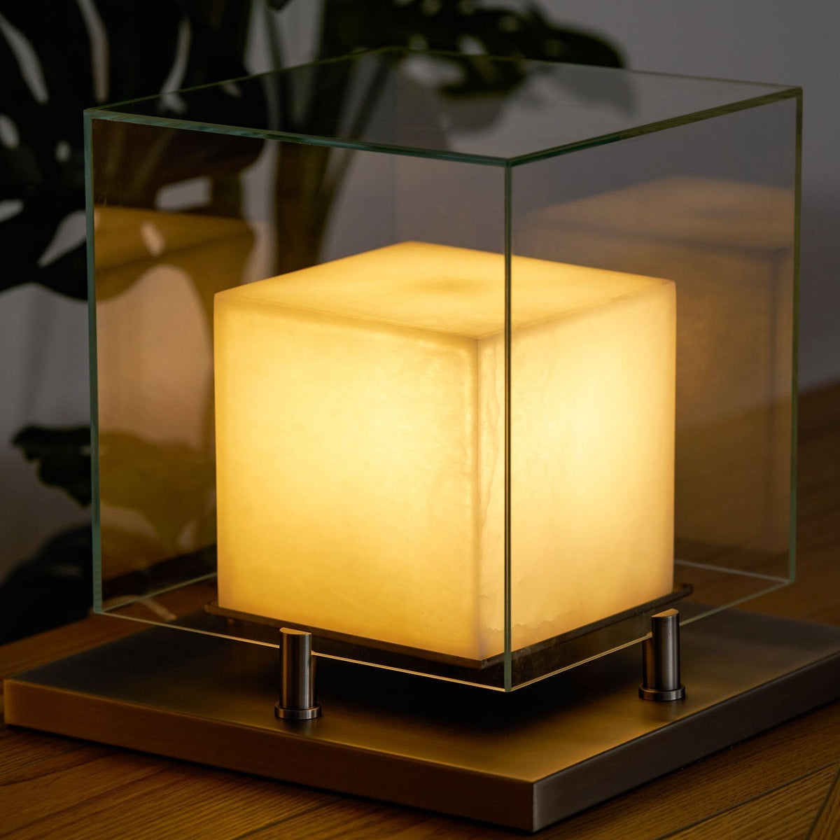 Cubo Alabaster Tischleuchte