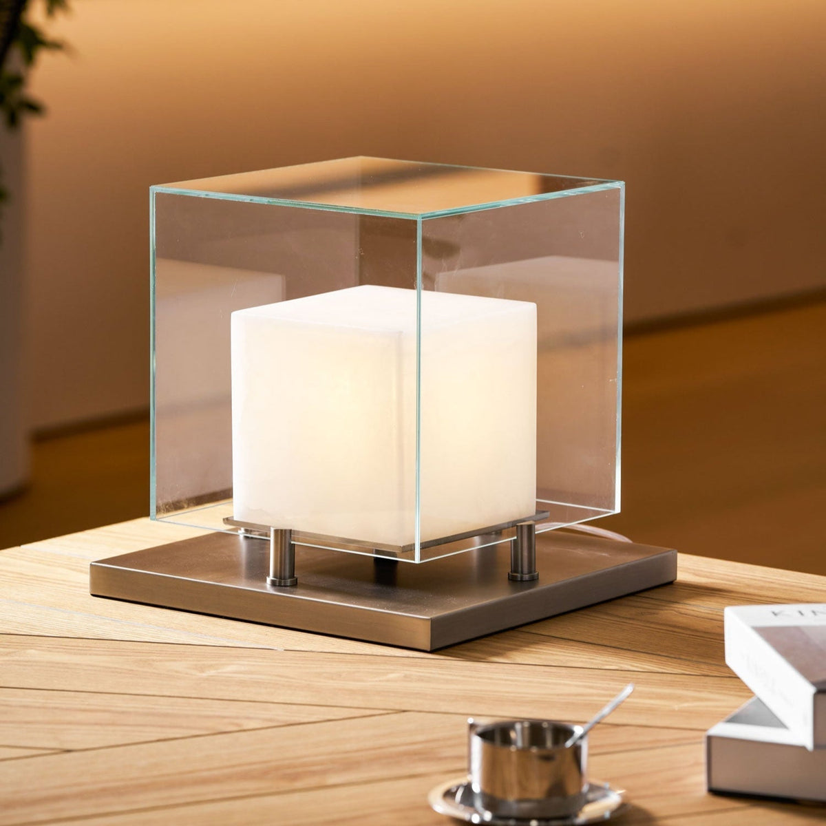 Cubo Alabaster Tischleuchte