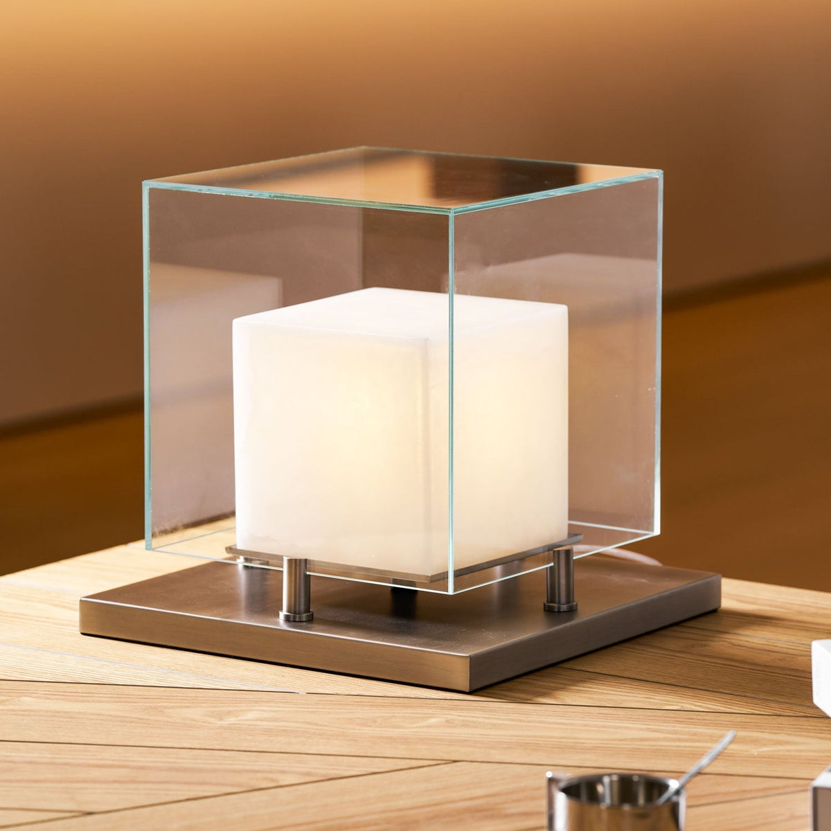 Cubo Alabaster Tischleuchte