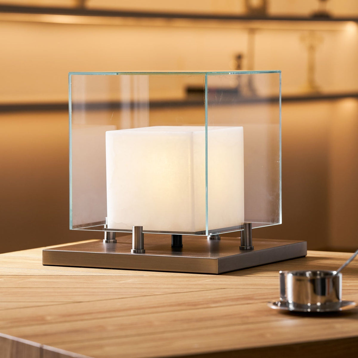 Cubo Alabaster Tischleuchte