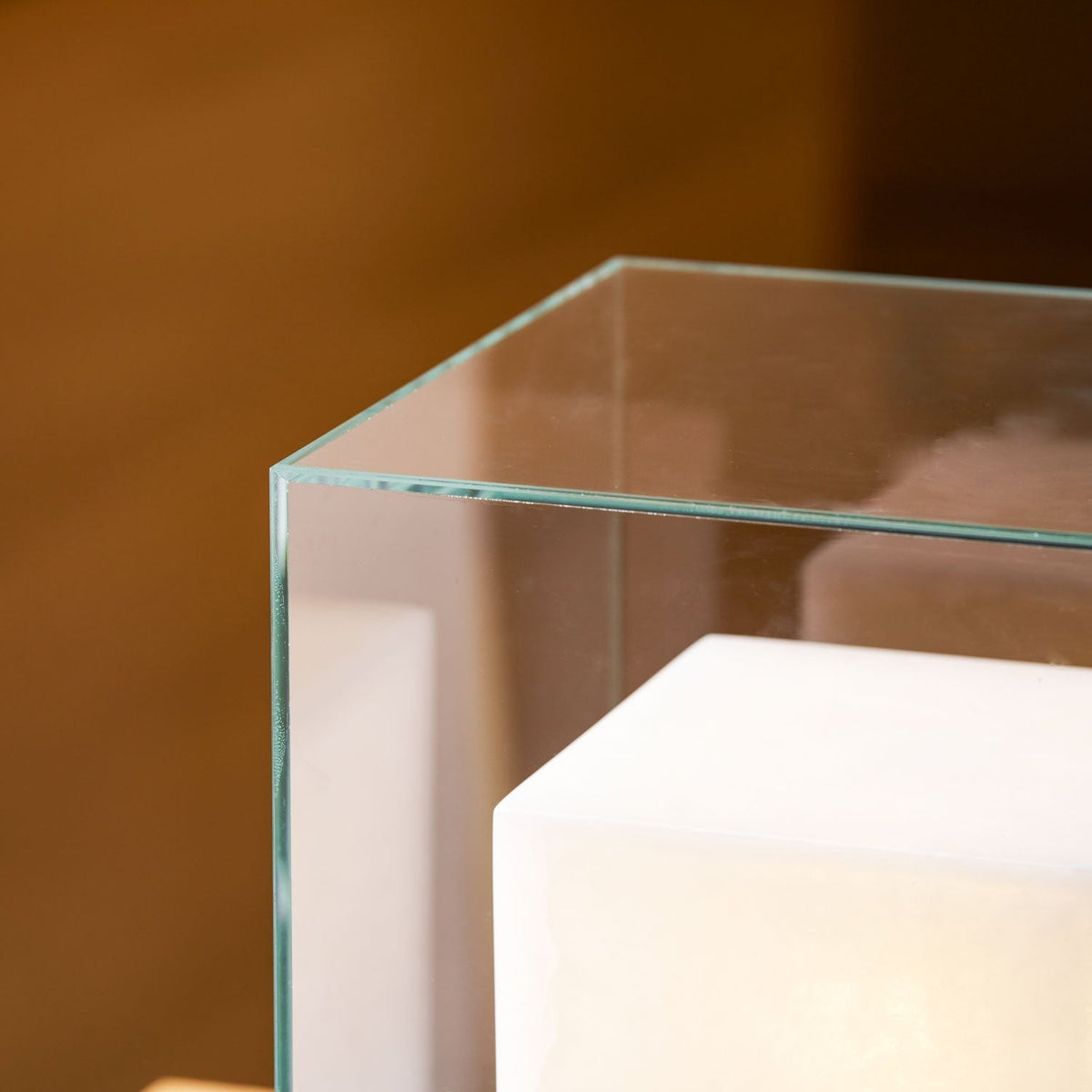 Cubo Alabaster Tischleuchte