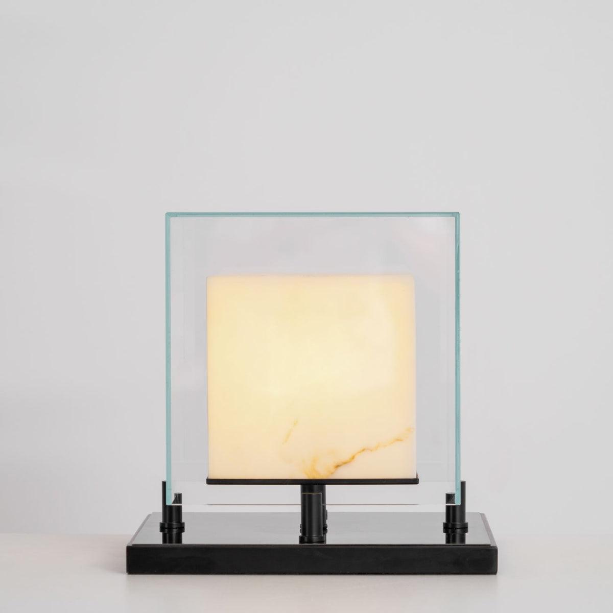 Cubo Alabaster Tischleuchte
