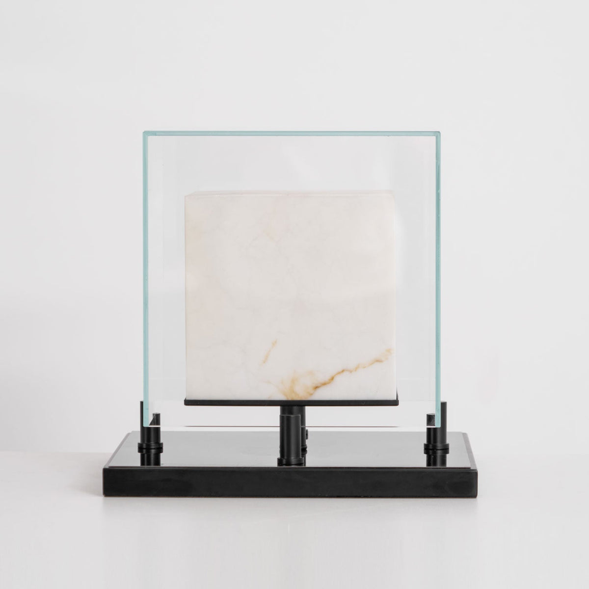 Cubo Alabaster Tischleuchte