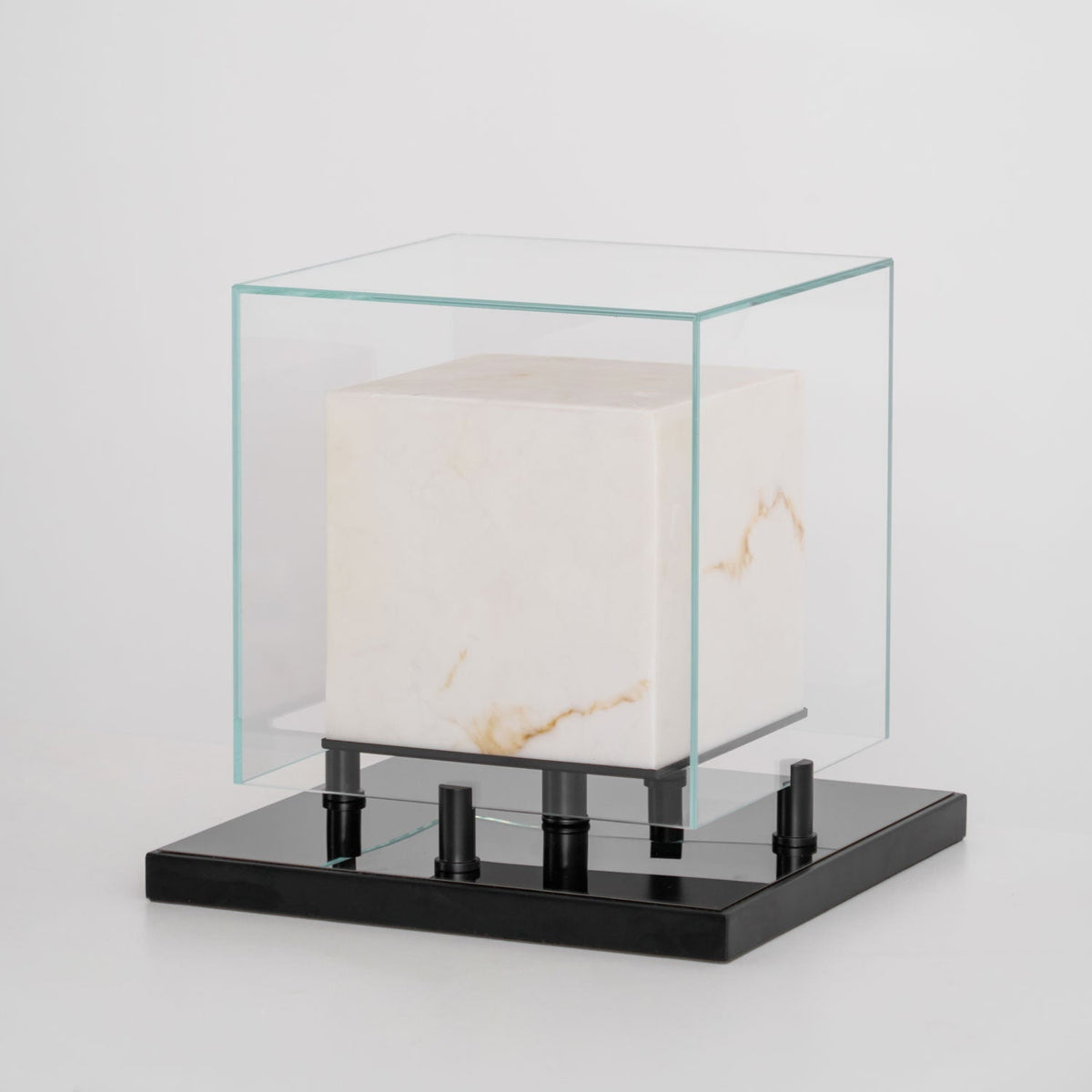 Cubo Alabaster Tischleuchte