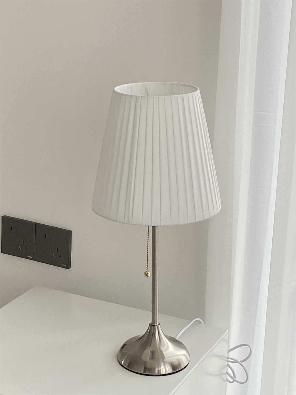 Simplicity Tischleuchte aus gefaltetem Stoff