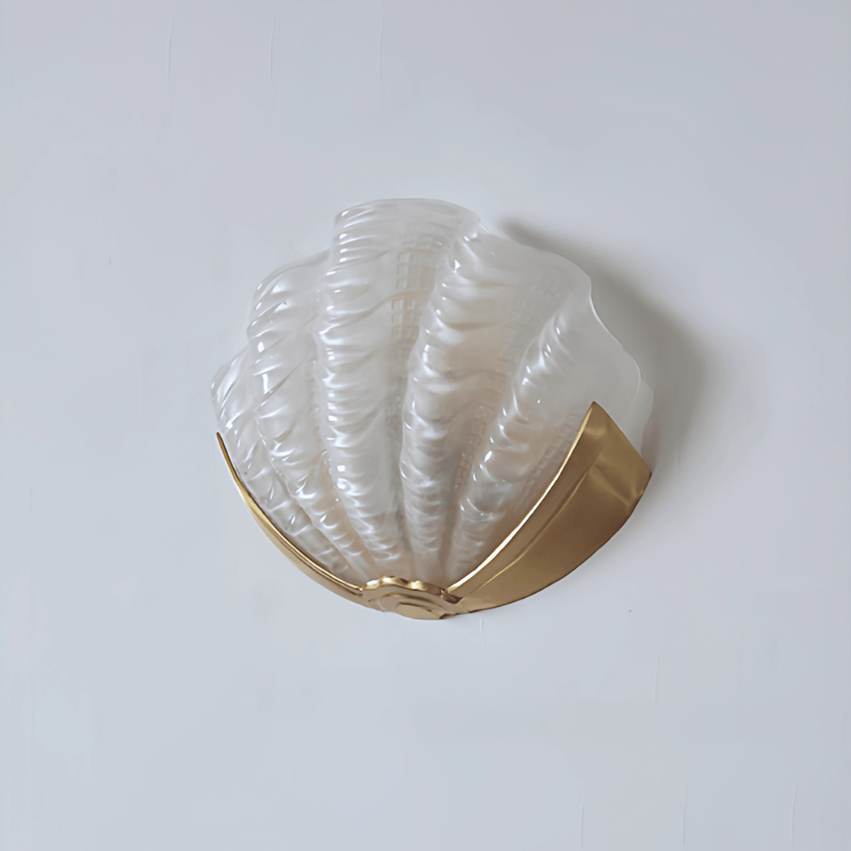 Nico Wandleuchte Art Deco Pendelleuchte aus Glas mit Wellenrand