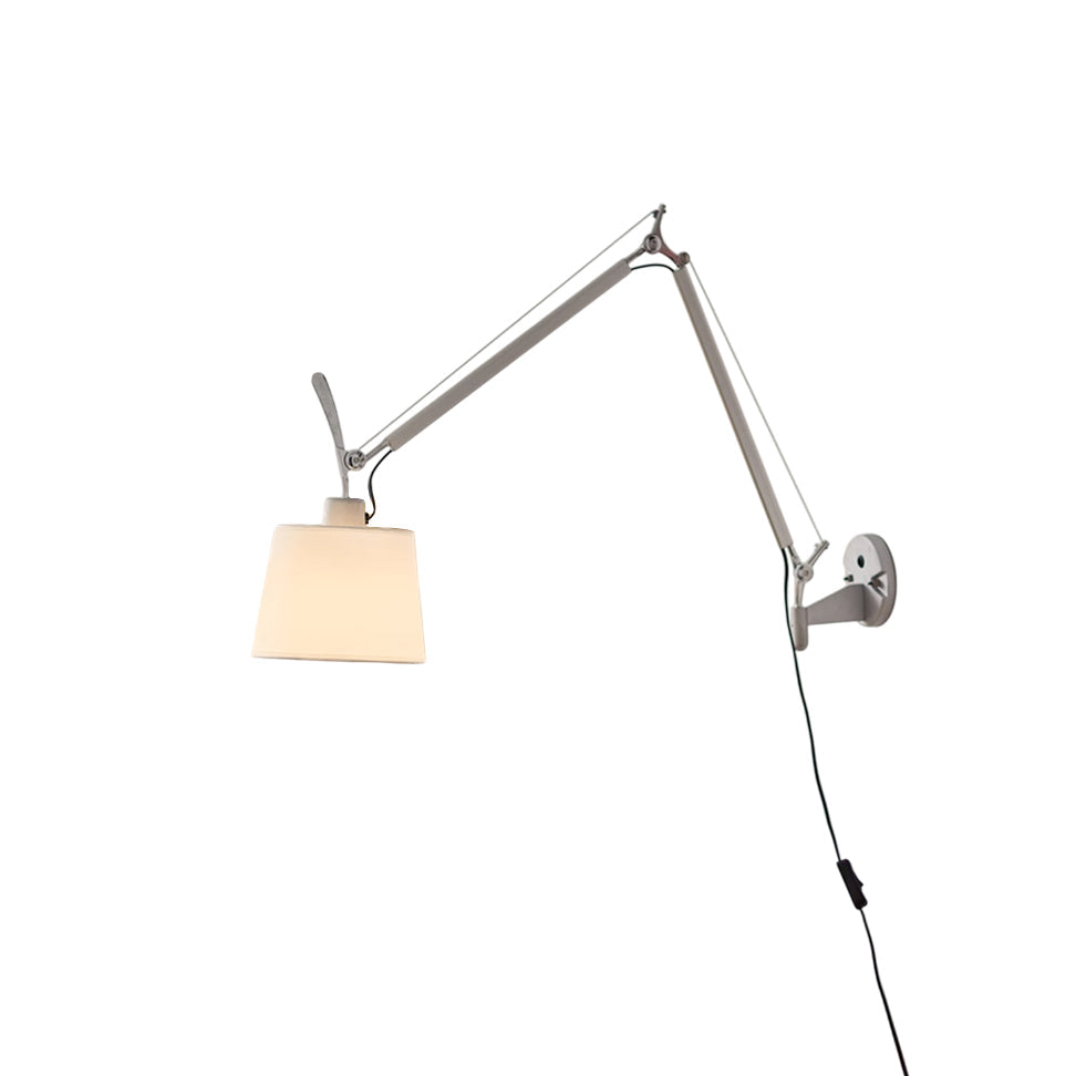 Costanza Wandleuchte mit Schwenkarm und Stecker