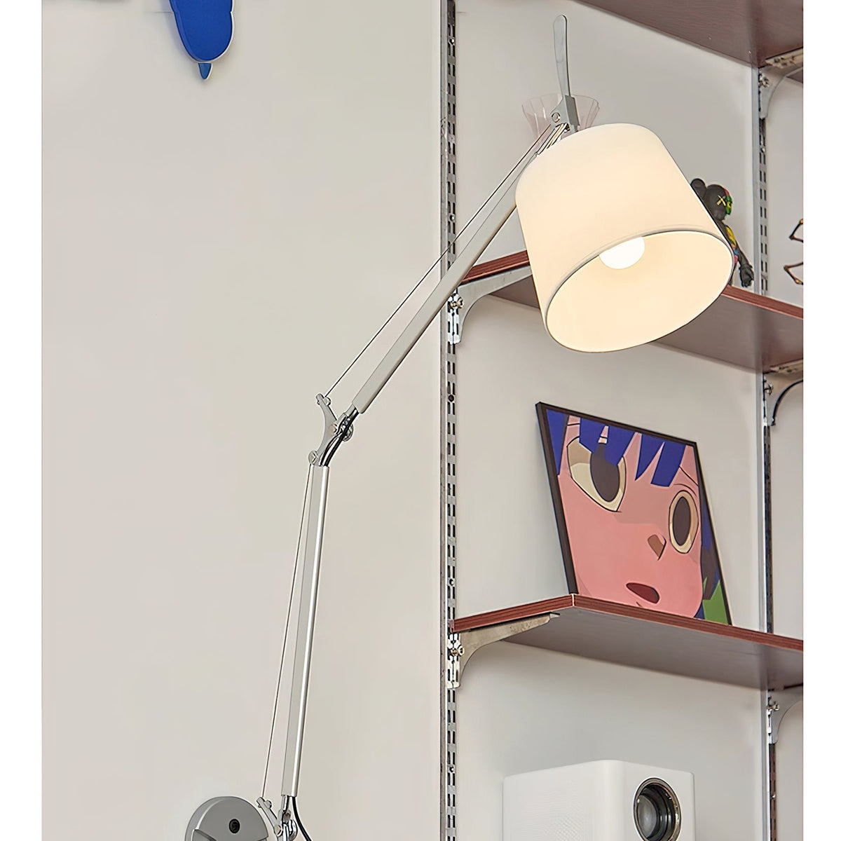 Costanza Wandleuchte mit Schwenkarm und Stecker