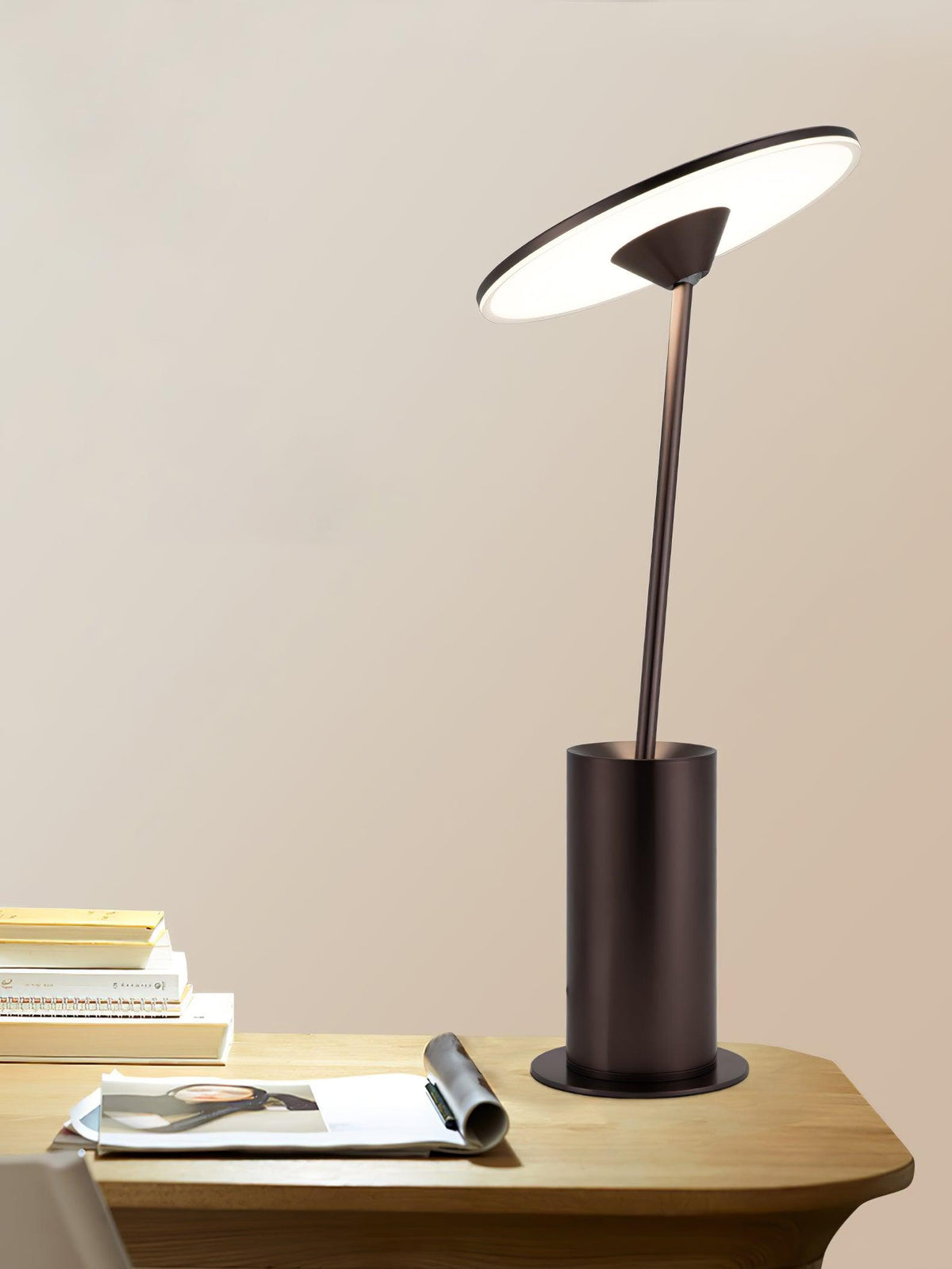 Feralielle Steel Minimalistische Tischleuchte