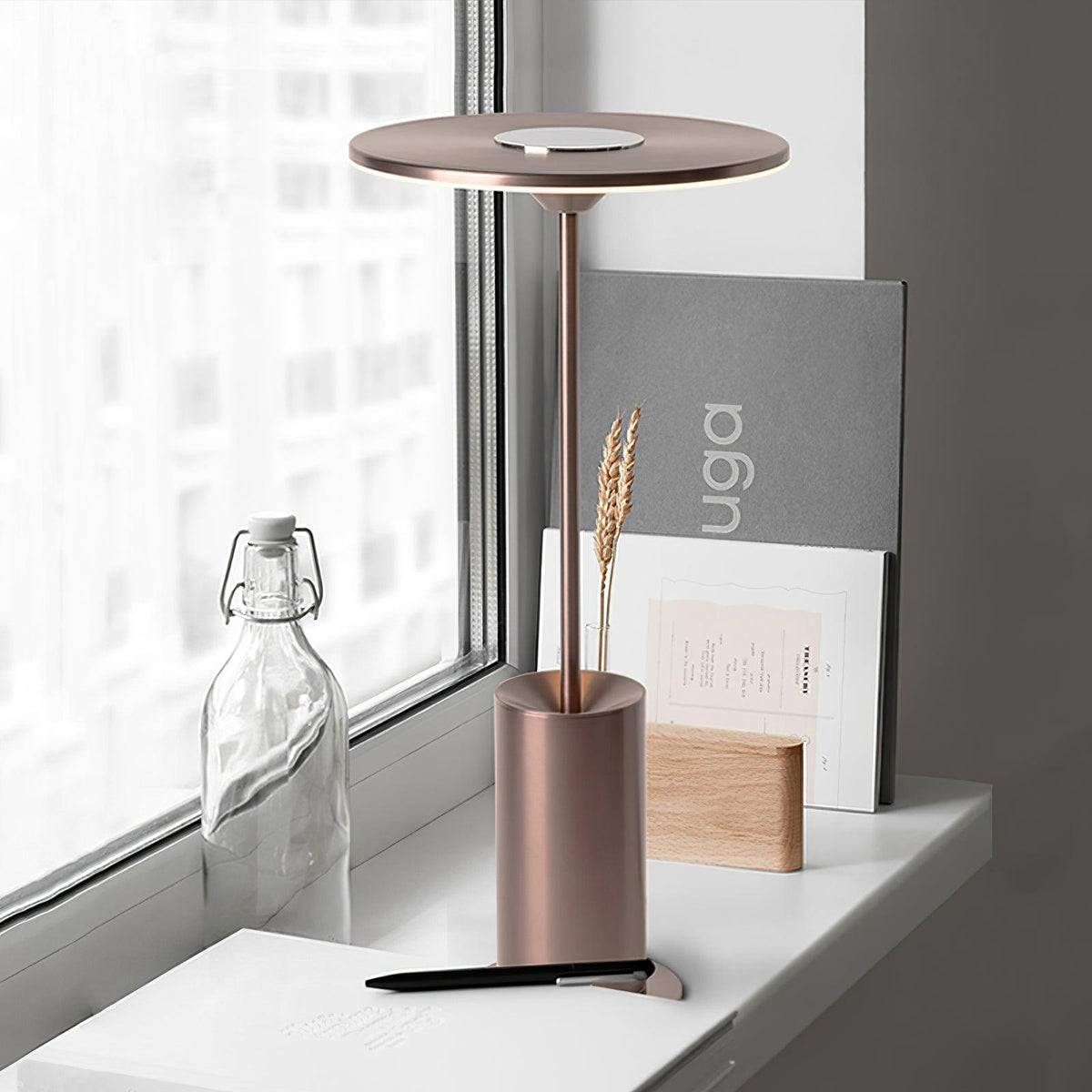 Feralielle Steel Minimalistische Tischleuchte