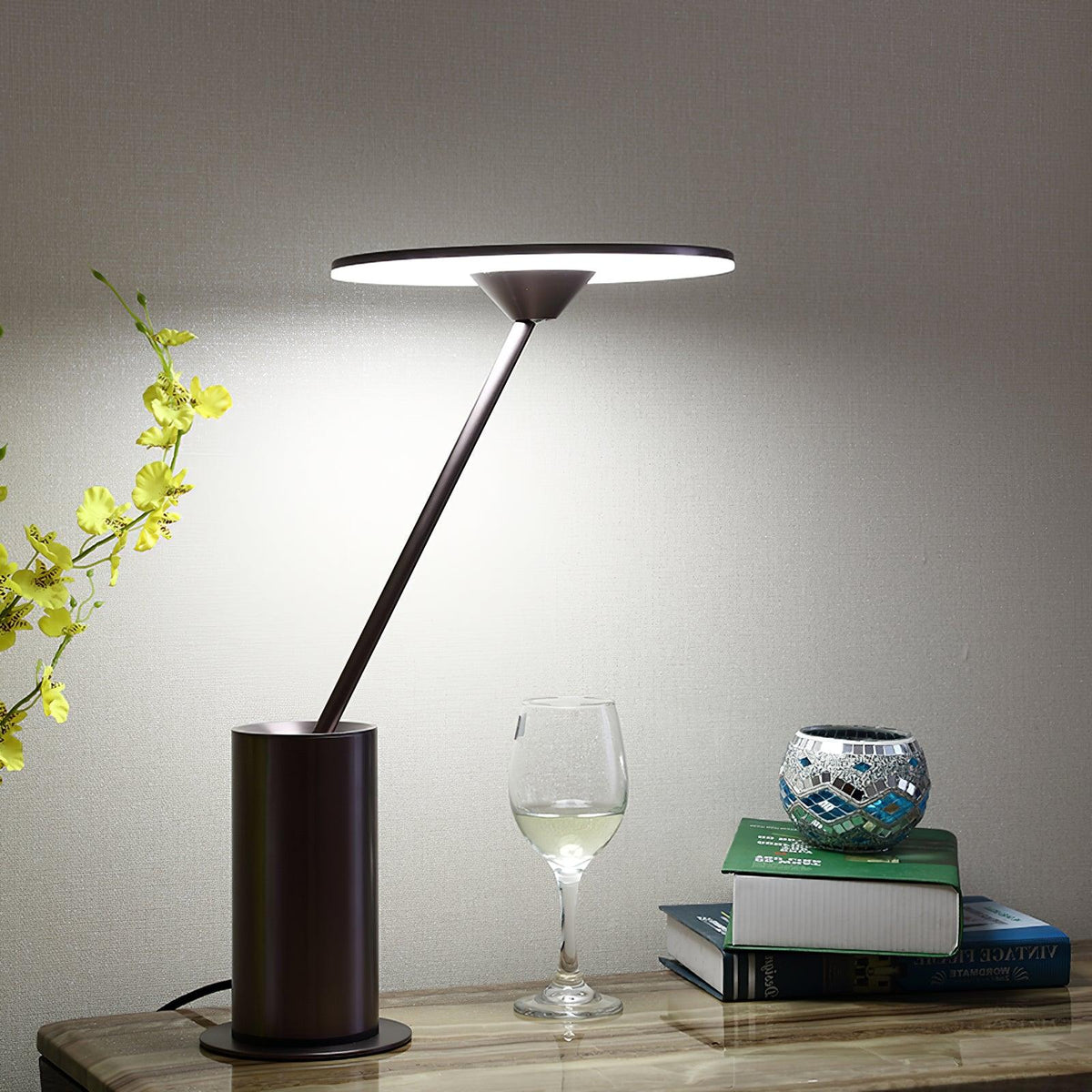 Feralielle Steel Minimalistische Tischleuchte