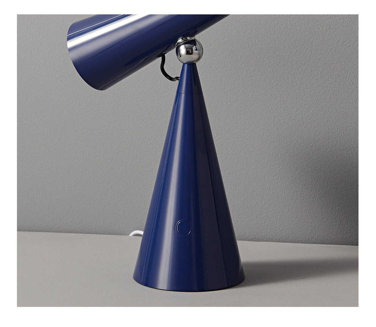 Articulated Cone Tischleuchte