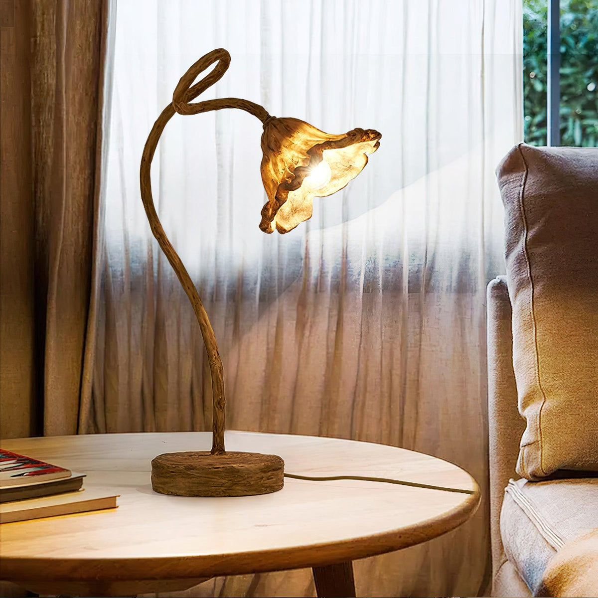 Velanella Kunstharz-Tischlampe